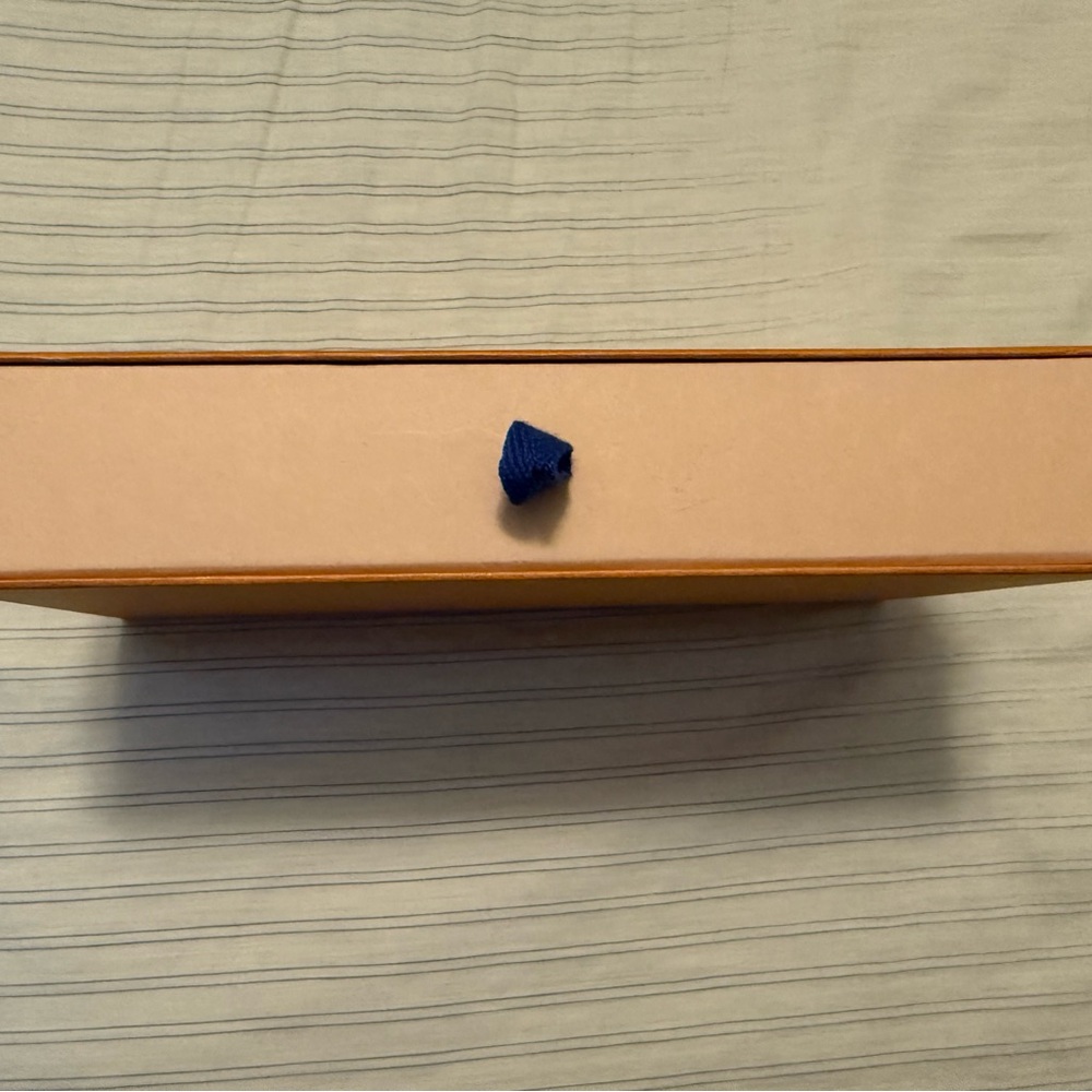 Louis Vuitton Signature Orange Box - Picture 2 of 6